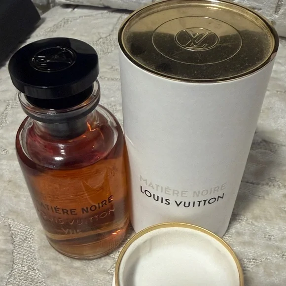 Louis Vuitton Matière Noire - Amber Liquid with Black Cap and White/Gold Tube - Picture 2 of 3